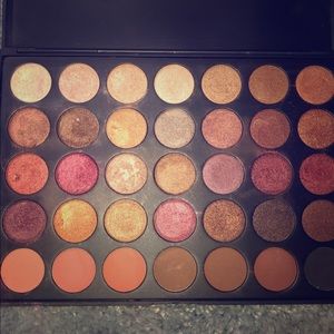 2 for less than 1 MORPHE palettes